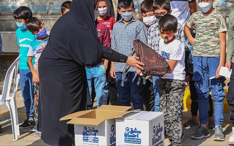 تامین لوازم التحریر دانش آموزان نیازمند