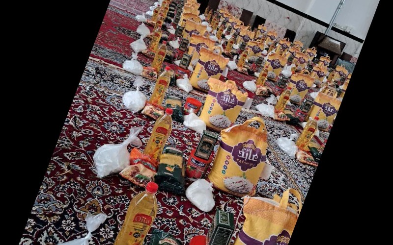 خرید لوازم التحریر برای دانش آموزان بی بضاعت و بسته معیشتی برای خانواده کم برخوردار