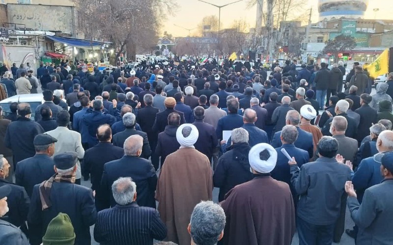 تهیه وتوزیع پرچم وعکس وشرکت در راهپیمایی های شبانه دربیعت با رهبر انقلاب و پشتیبانی از نیروهای مسلح