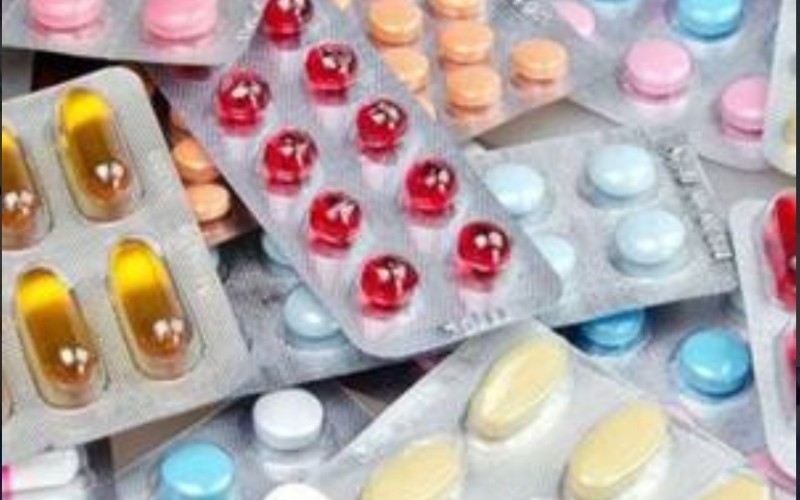 طراح سایت برای ساخت یک اپلیکیشن جهت دریافت داروهای مازاد