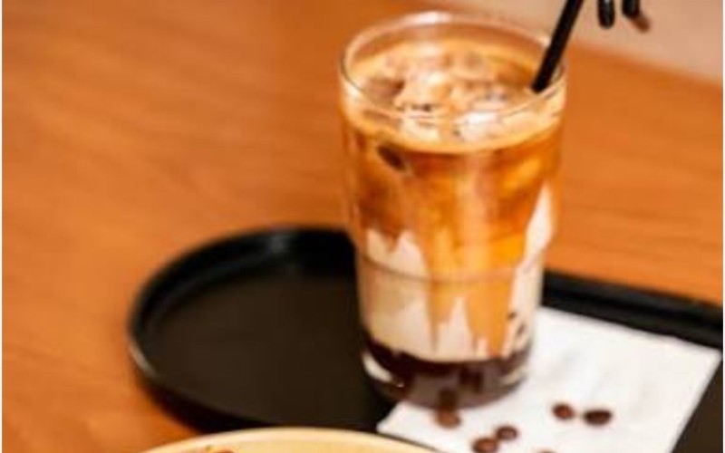 مدرس جهت آموزش نوشیدنی ها و ژله و کیک به بیماران هموفیلی