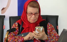آموزش کار با فضای مجازی به سالمندان